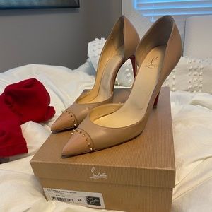 Christian Louboutin Size 38 Culturella 100 Patent Toe Nude/Gold spikes